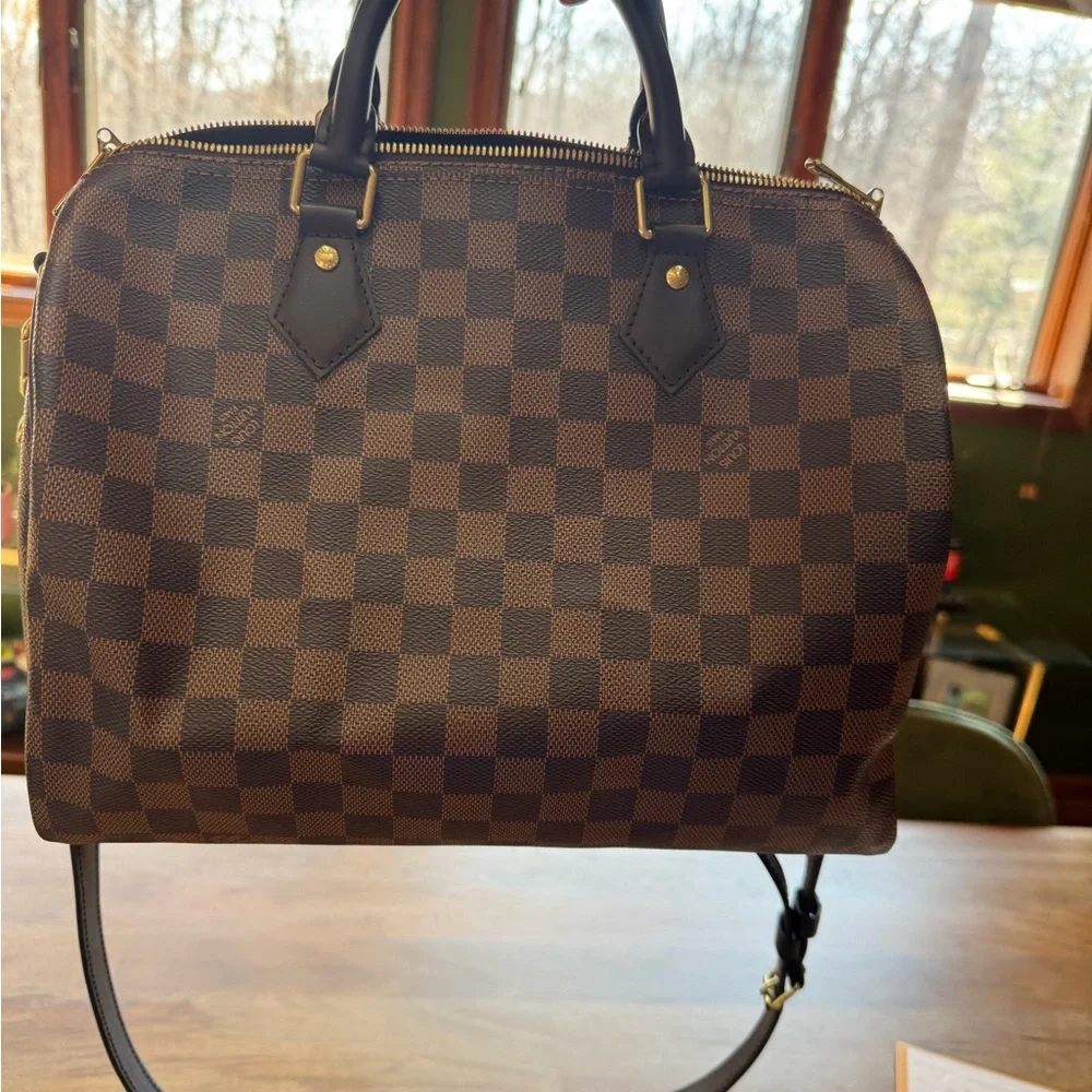Authentic Louis Vuitton Monogram Speedy Bandouliere 30 - Picture 9 of 13